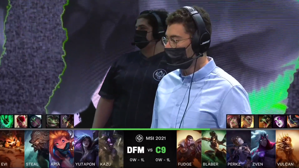 CLG横扫DFM，Knight线上压制力十足强强对话四强赛，留下经典瞬间