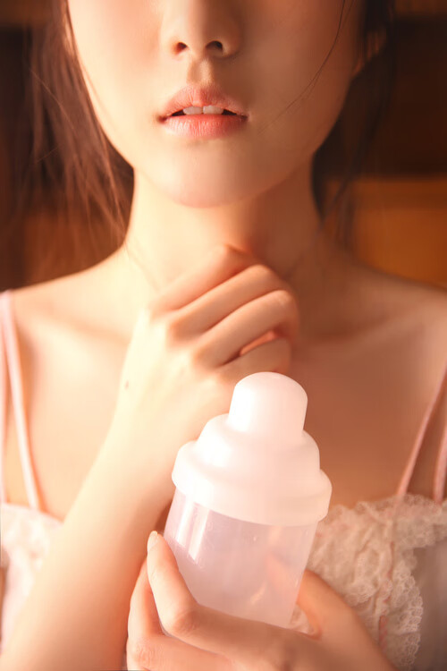 风驰电掣，刹那为王，当F1银箭刺破夜空，足球场上的末节先生已然亮剑