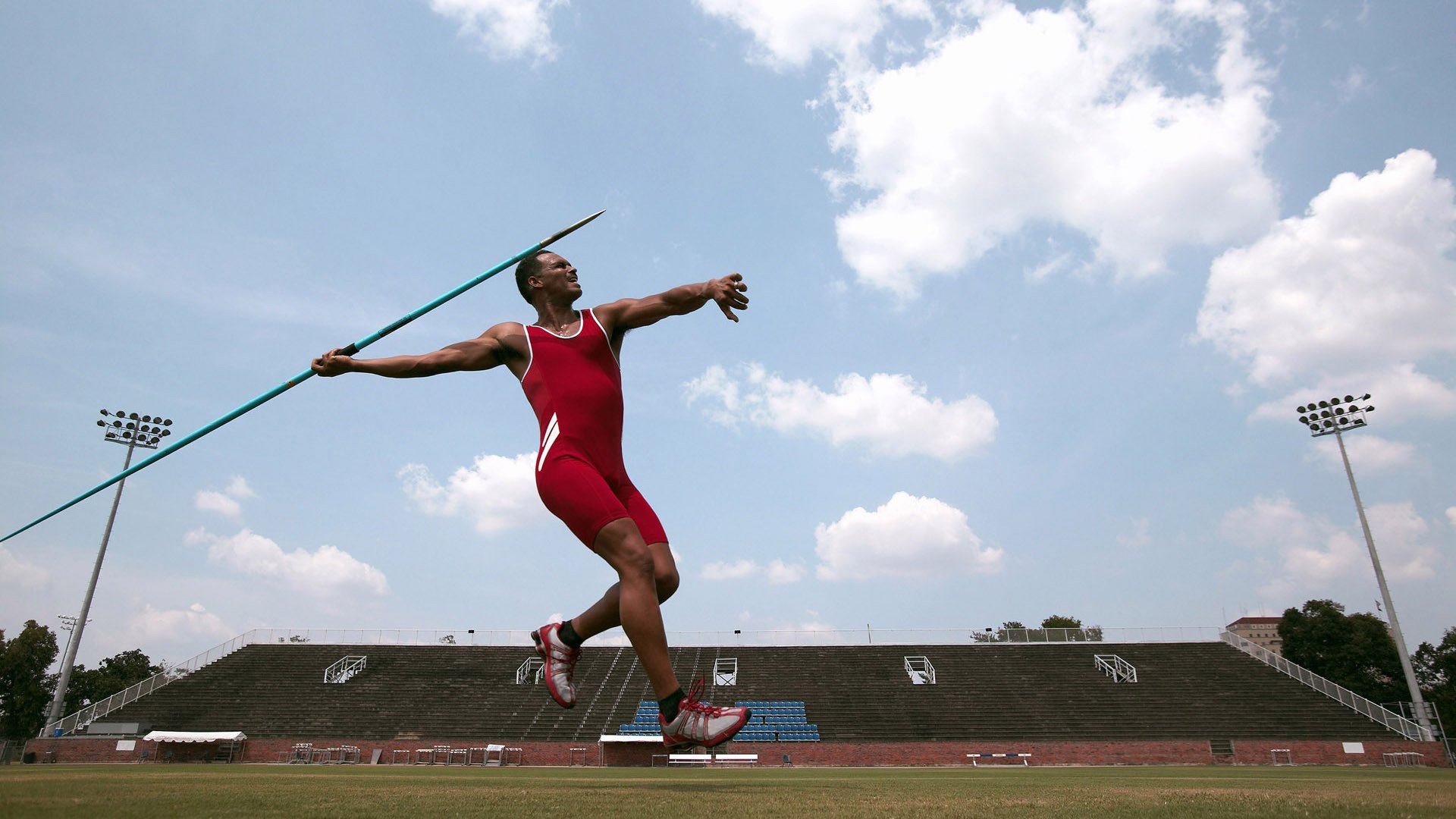 欧冠淘汰赛之夜，德里赫特，铁塔领袖与荷兰足球的冰火淬炼